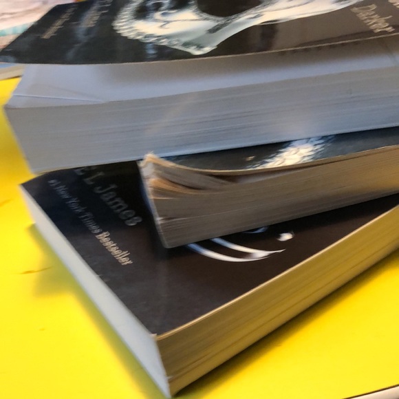 Fifty Shades of grey 3 book series - Picture 2 of 2